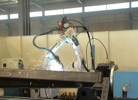 工业焊接快猫视频在线观看和传统手工焊接的区别